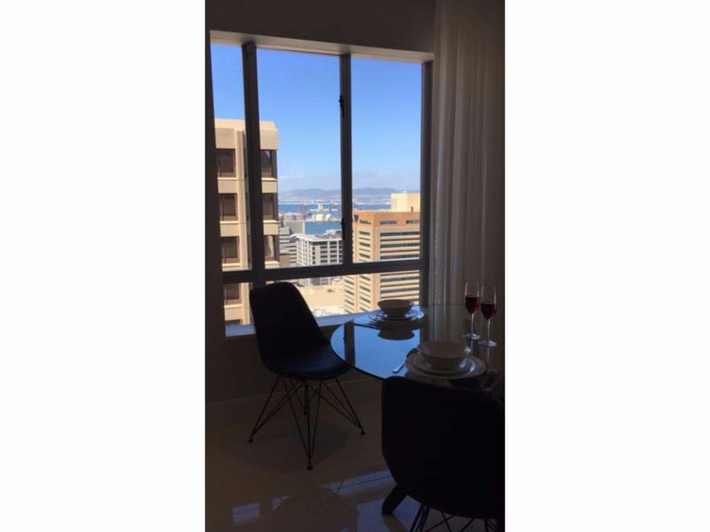 Triangle Luxury Suites By Totalstay Fokváros Kültér fotó