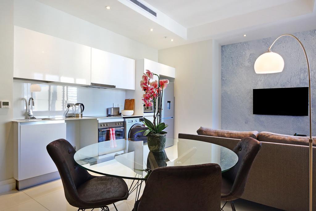 Triangle Luxury Suites By Totalstay Fokváros Kültér fotó