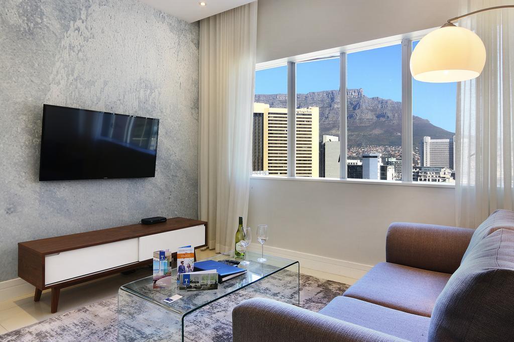 Triangle Luxury Suites By Totalstay Fokváros Kültér fotó