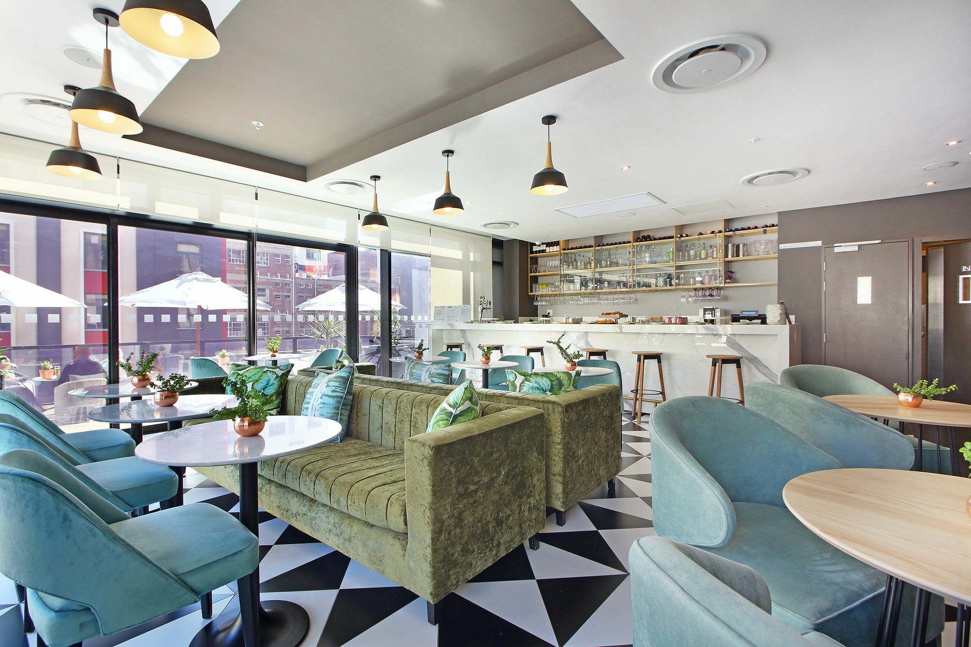Triangle Luxury Suites By Totalstay Fokváros Kültér fotó
